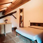 Фермерский дом Maison Rosset Agriturismo, Camere, E In Valle D'aosta Нюс
