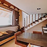 Maison Rosset Agriturismo, Camere, E In Valle D'aosta Фермерский дом Нюс