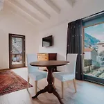 Maison Rosset Agriturismo, Camere, E In Valle D'aosta Фермерский дом