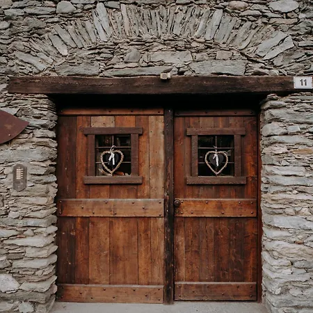 Maison Rosset Agriturismo, Camere, E In Valle D'aosta * ニュス