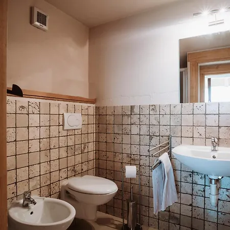 Maison Rosset Agriturismo, Camere, E In Valle D'aosta Vakantieboerderij Nus