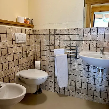 ファームステイ Maison Rosset Agriturismo, Camere, E In Valle D'aosta ニュス