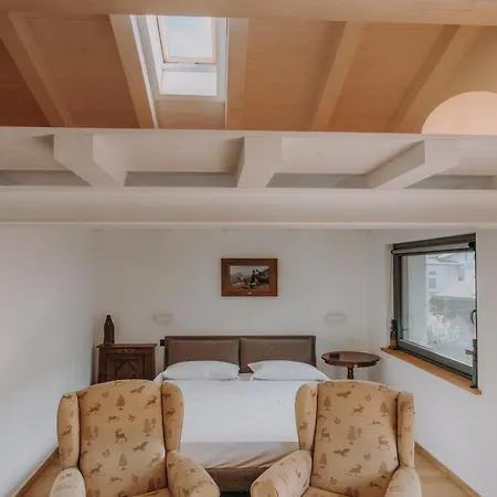 Agroturismo Maison Rosset Agriturismo, Camere, E In Valle D'aosta Nus