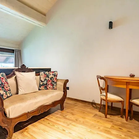 Maison Rosset Agriturismo, Camere, E In Valle D'aosta ファームステイ ニュス